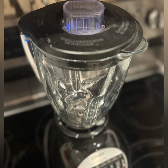 Oster Black Blender with Clear Glass Jar - Picture 3 of 5